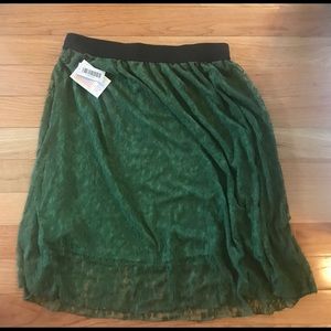 LuLaRoe 2X green lace Lola skirt ✅